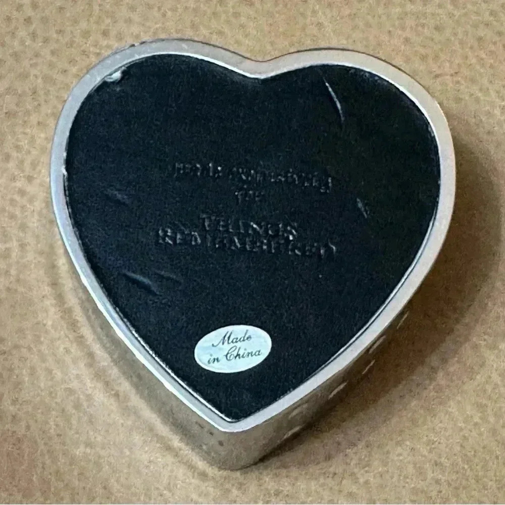 Vintage Things Remembered Silver Tone Trinket Box Heart Shape Jewelry Box - Picture 4 of 7